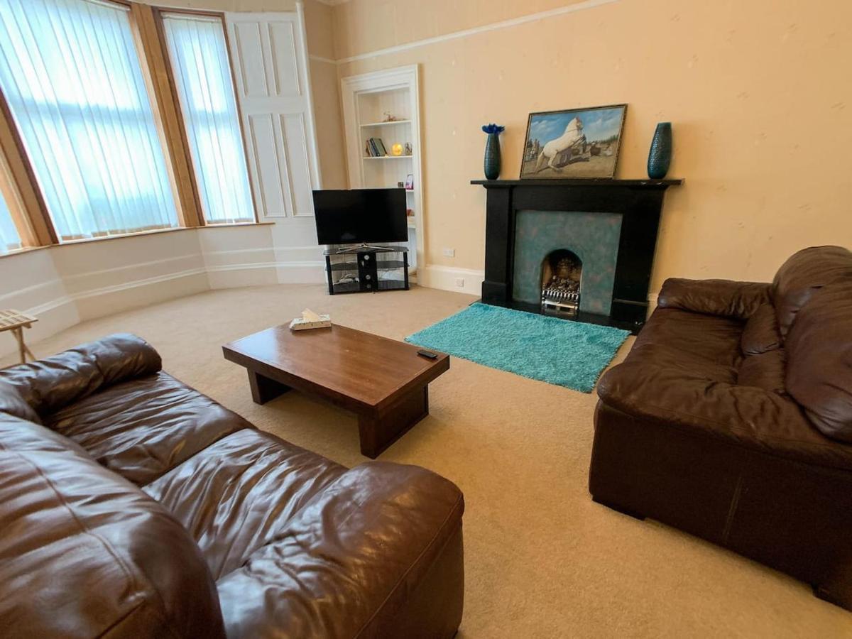 Large Glasgow South Family Home - Free Parking Kültér fotó
