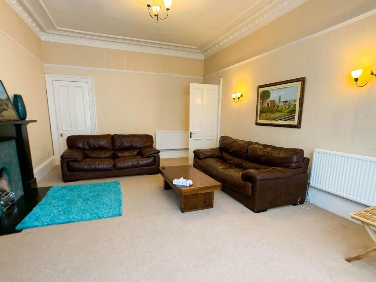 Large Glasgow South Family Home - Free Parking Kültér fotó