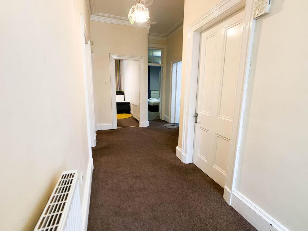 Large Glasgow South Family Home - Free Parking Kültér fotó